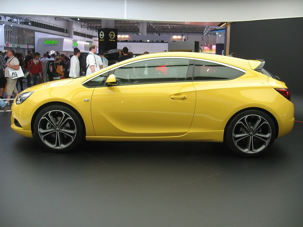 Opel Astra OPC / VXR, side