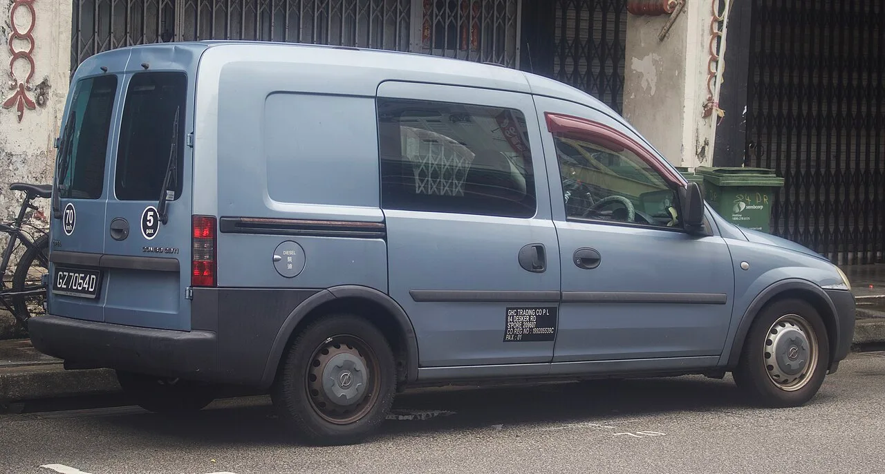 Opel Combo C, rear