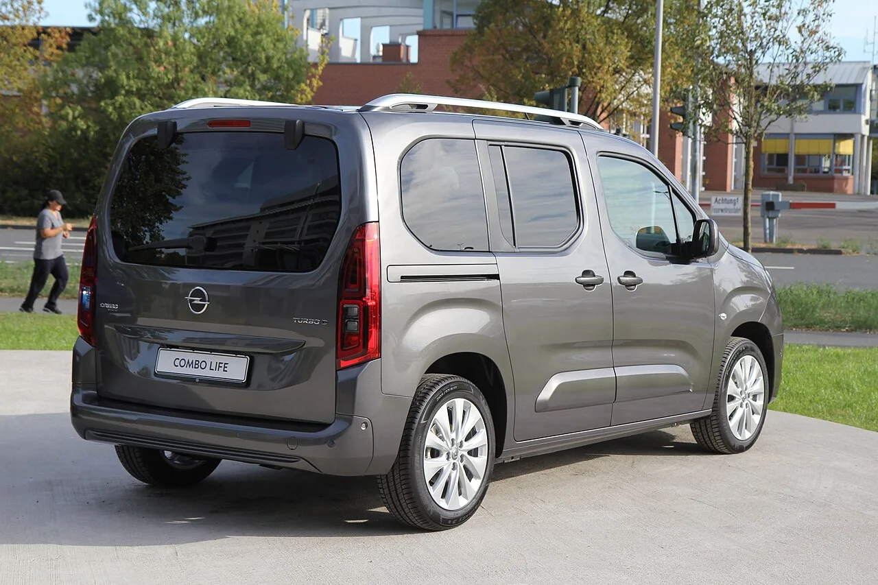 Opel Combo D, rear