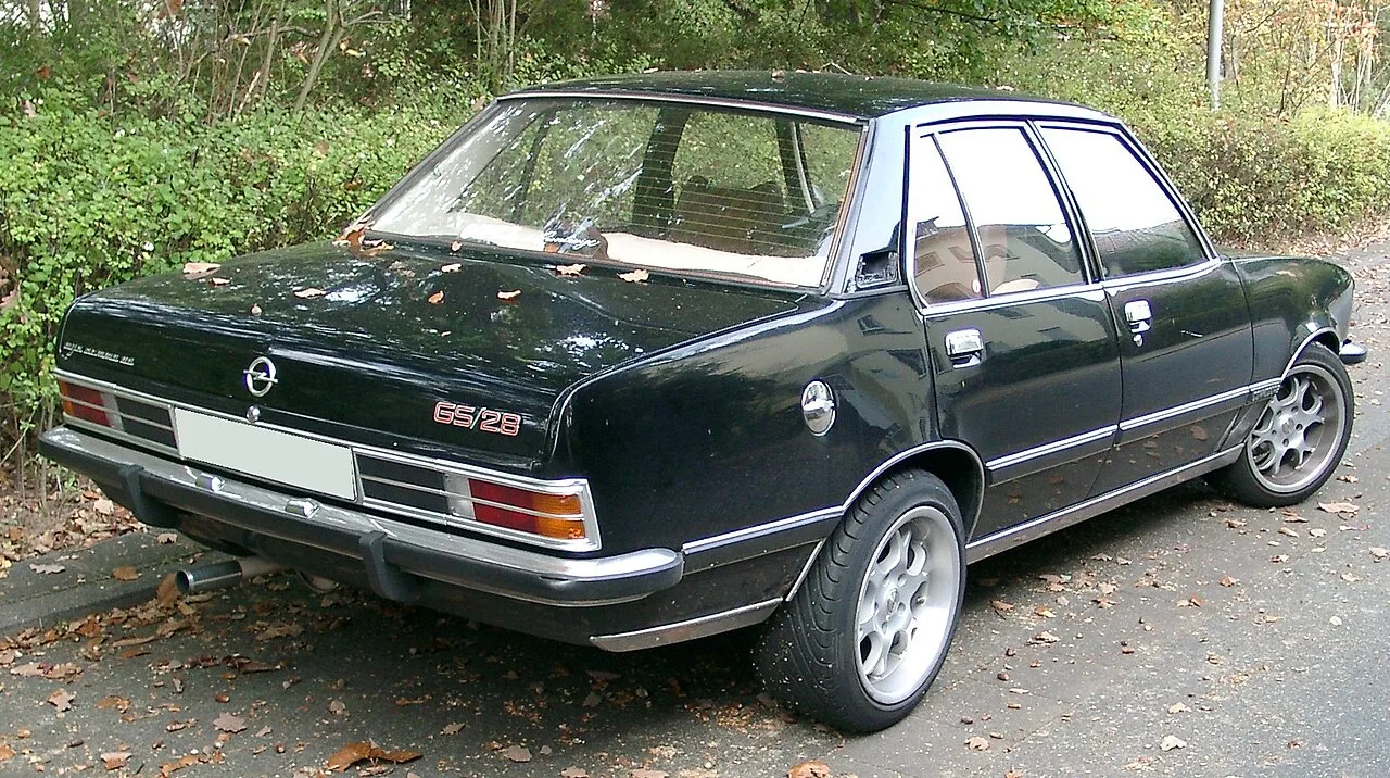 Opel Commodore A, rear