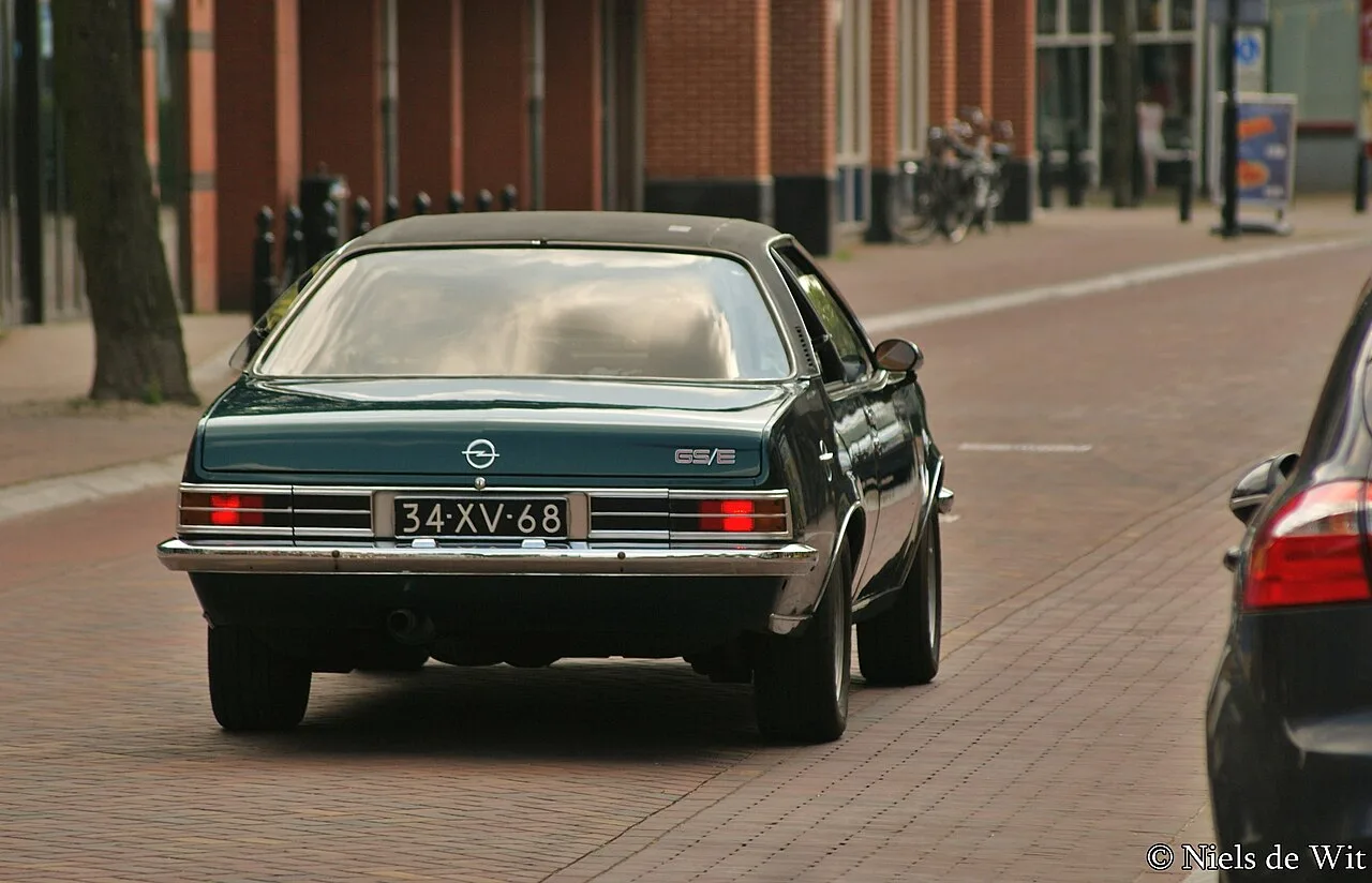 Opel Commodore B, rear