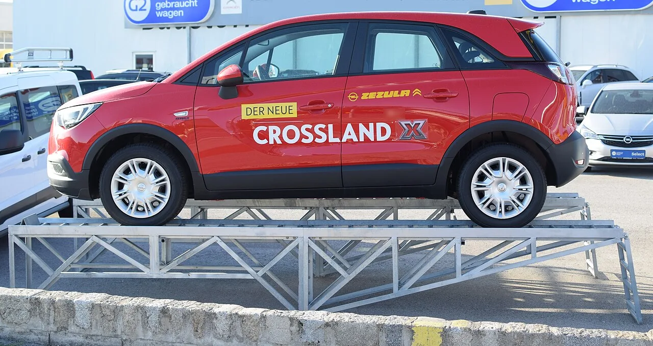 Opel Crossland / Crossland X, side