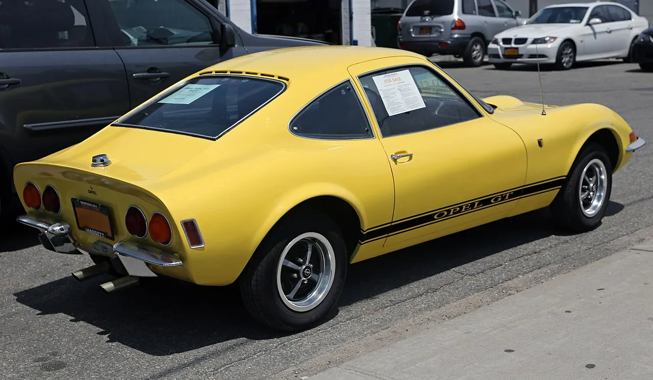 Opel GT, rear