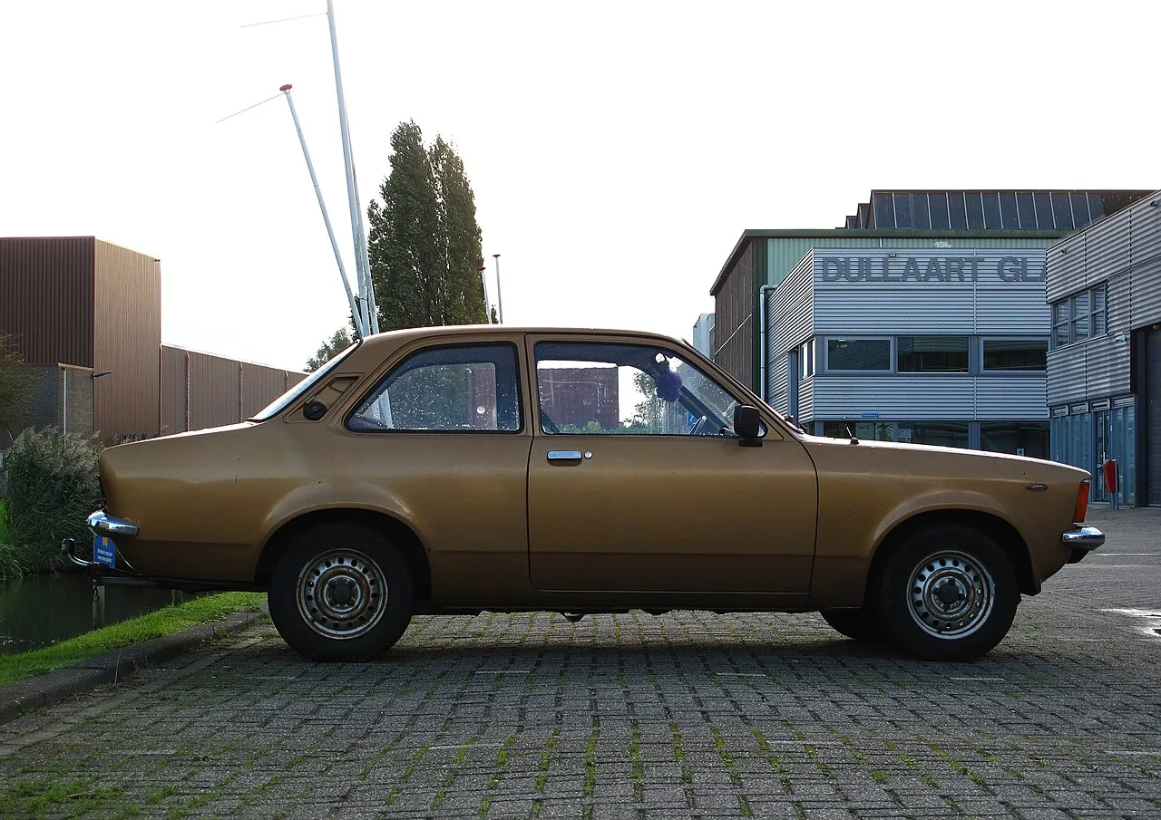 Opel Kadett C, side