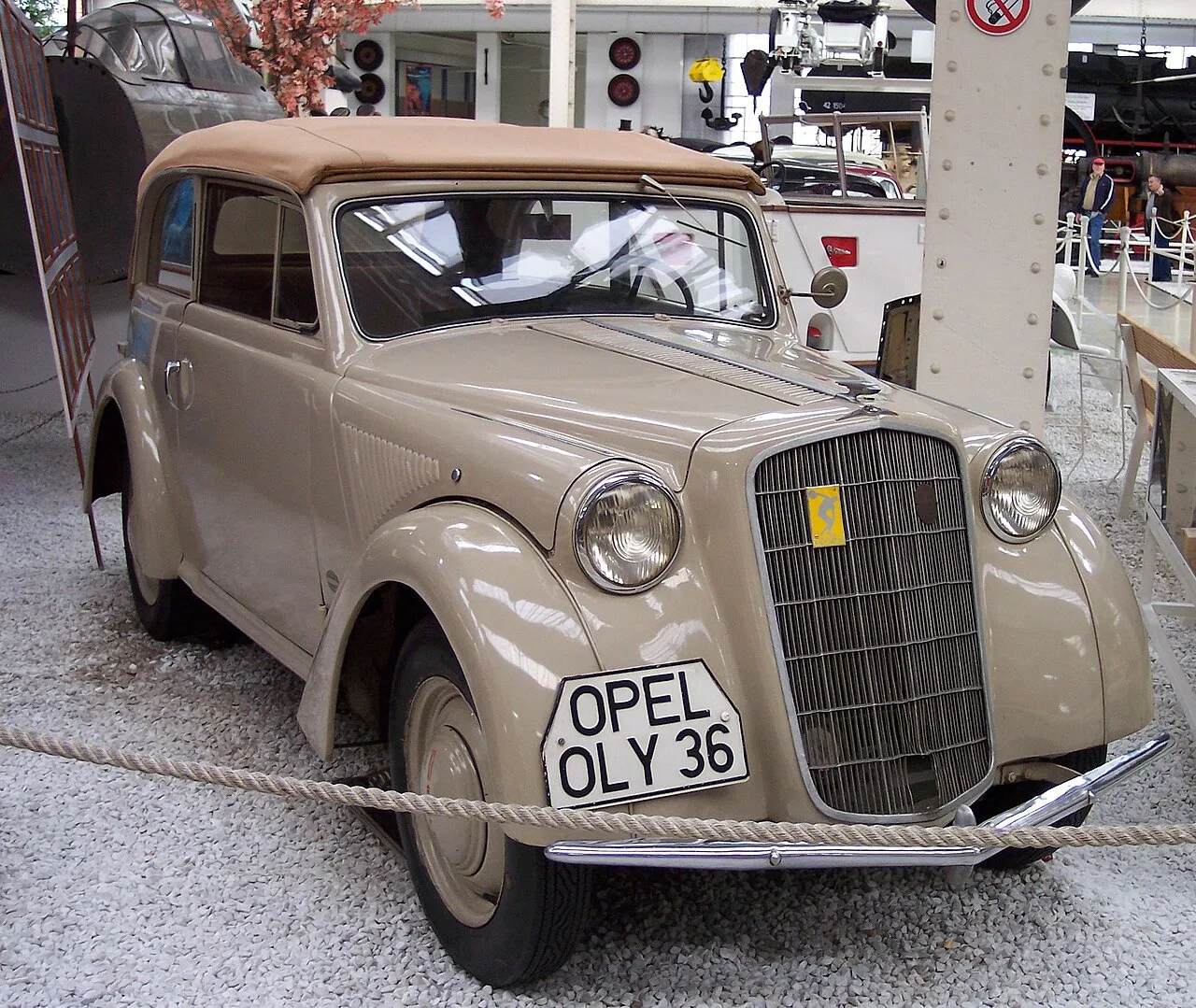 Opel Olympia, rear