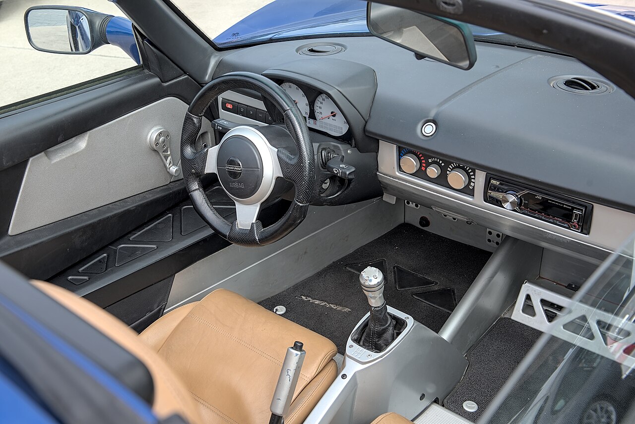 Opel Speedster / Vauxhall VX220, interior