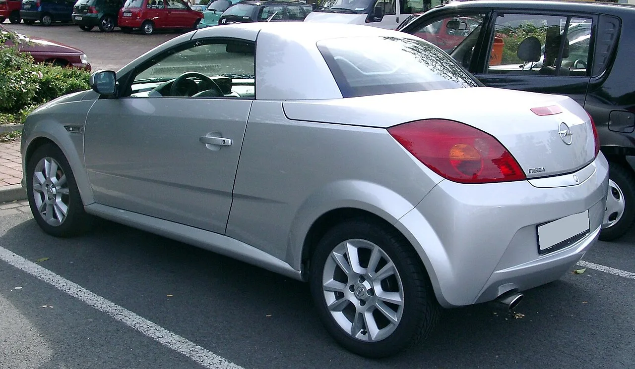 Opel Tigra A, rear