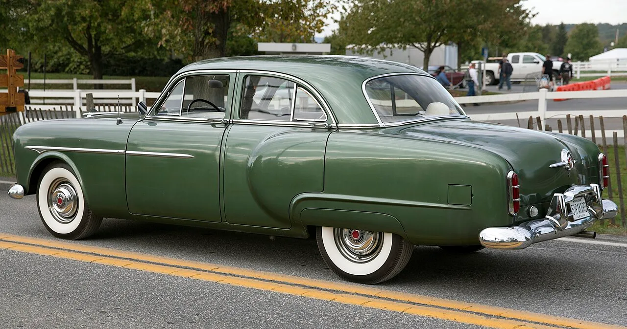 Packard 200, rear