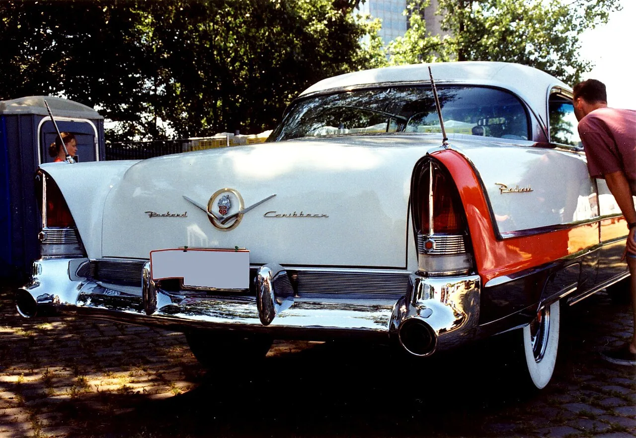 Packard Caribbean, rear