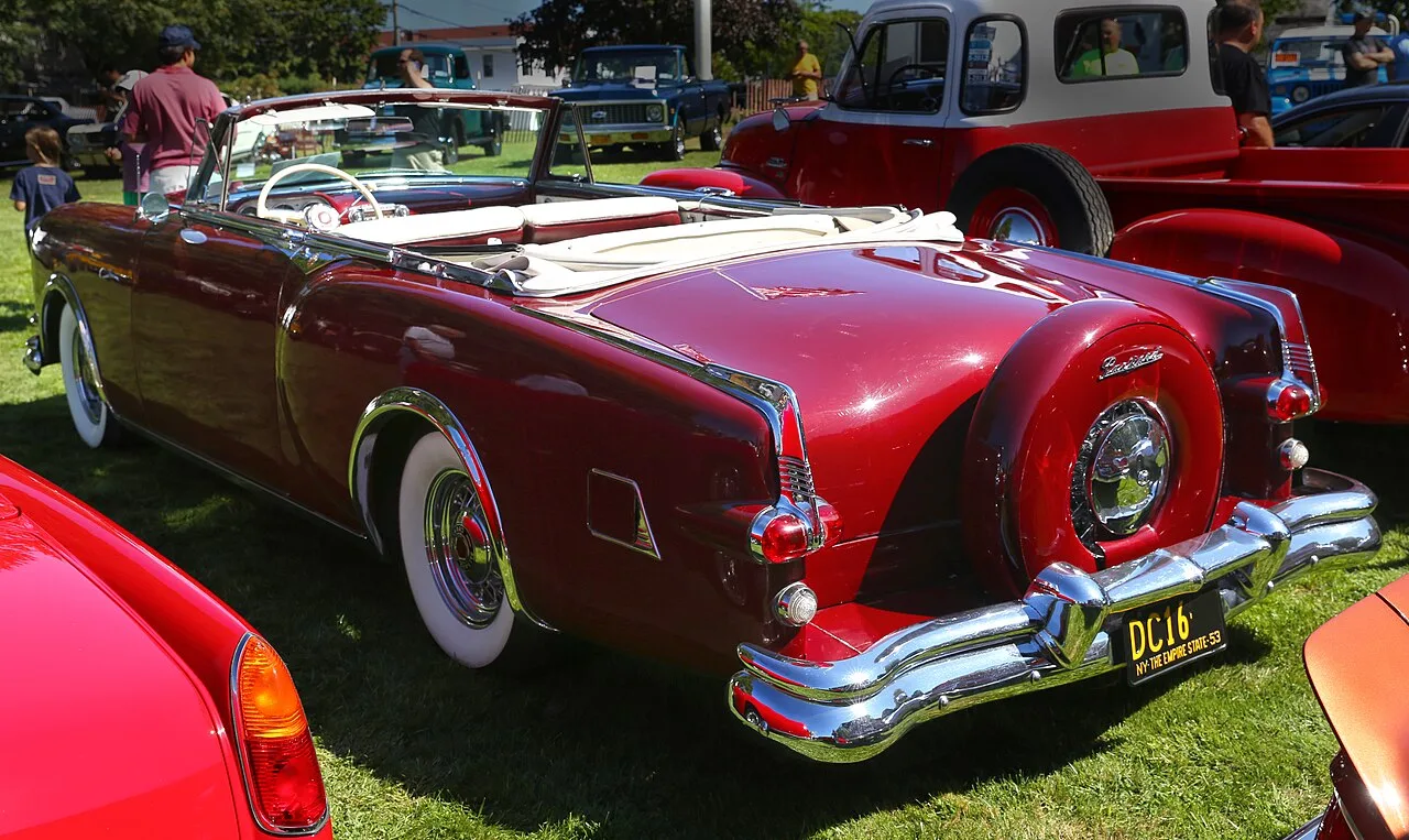 Packard Caribbean, rear