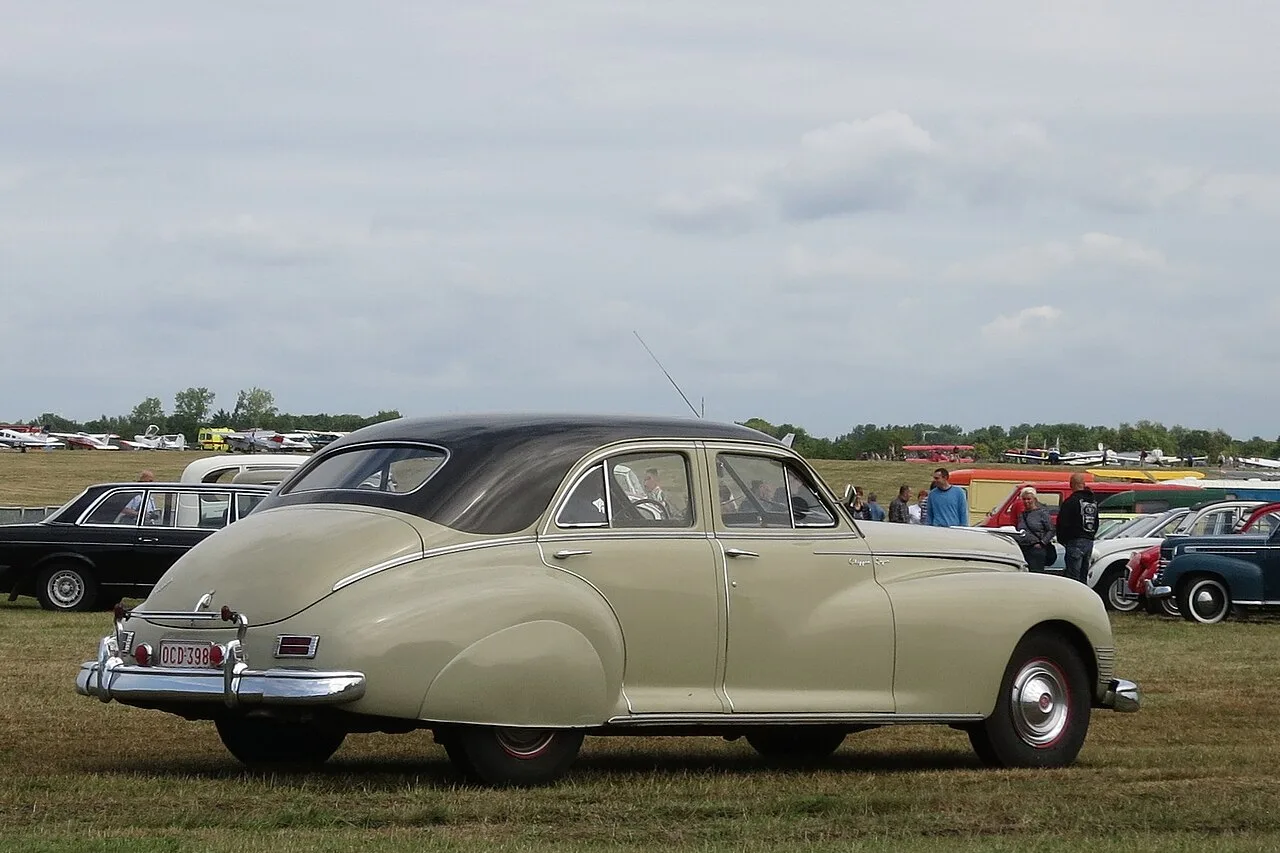 Packard Clipper, rear