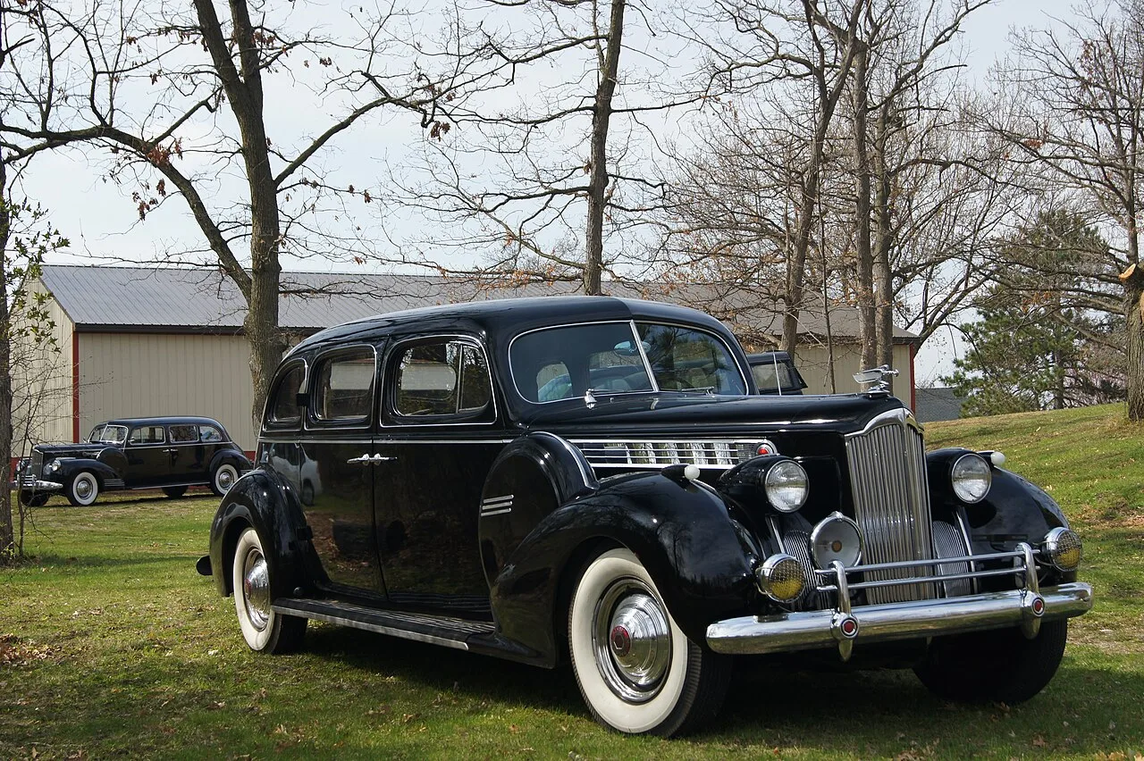 Packard Custom Super Eight One-Eighty, interior