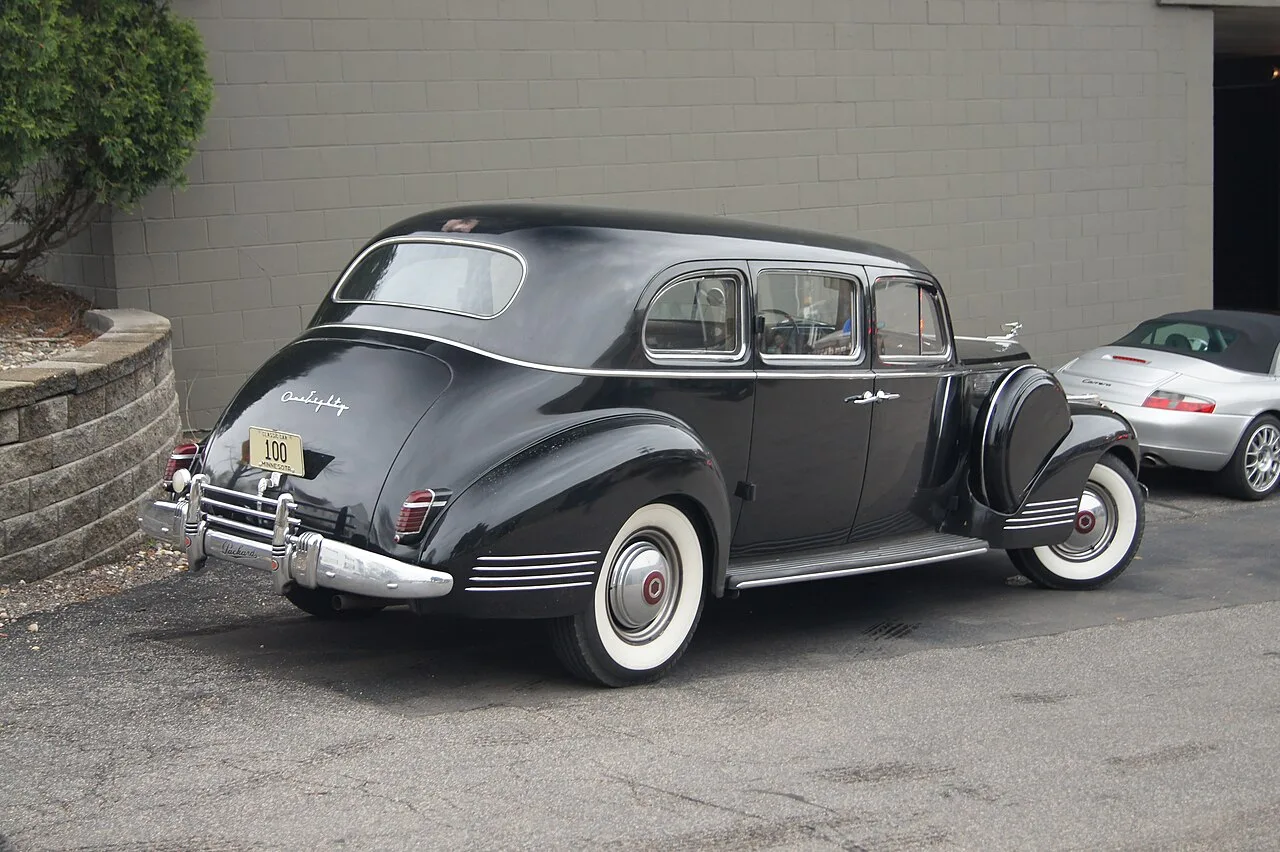 Packard Custom Super Eight One-Eighty, rear