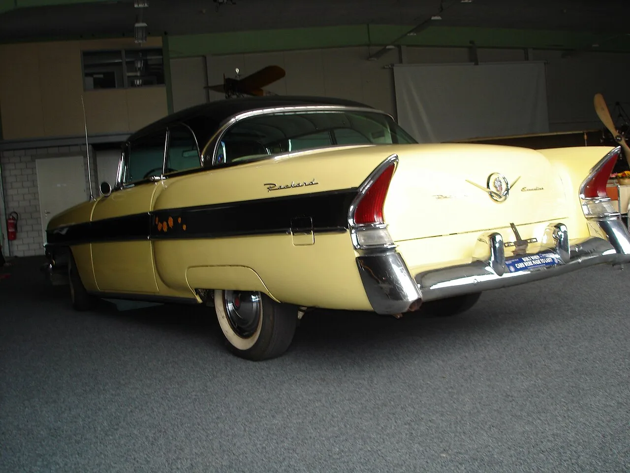 Packard Executive, rear
