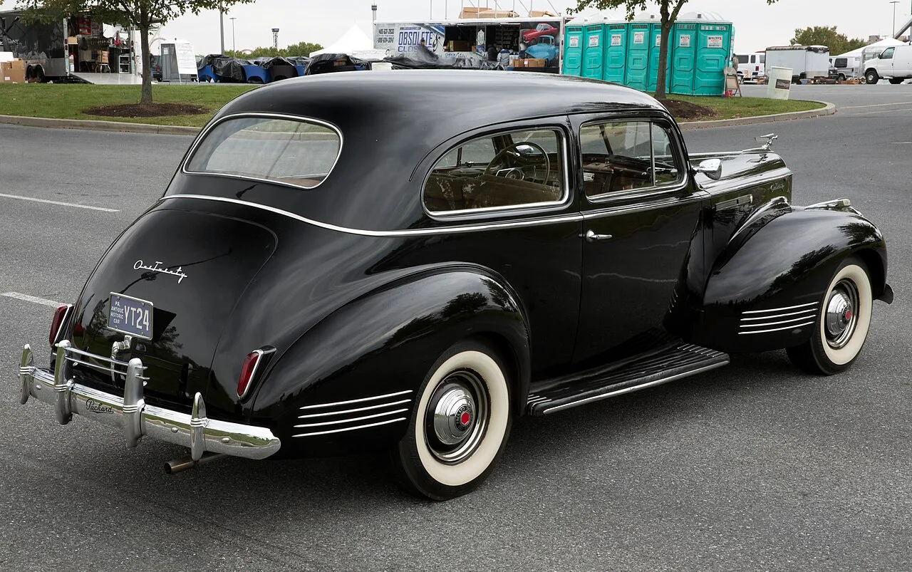 Packard One-Twenty, rear
