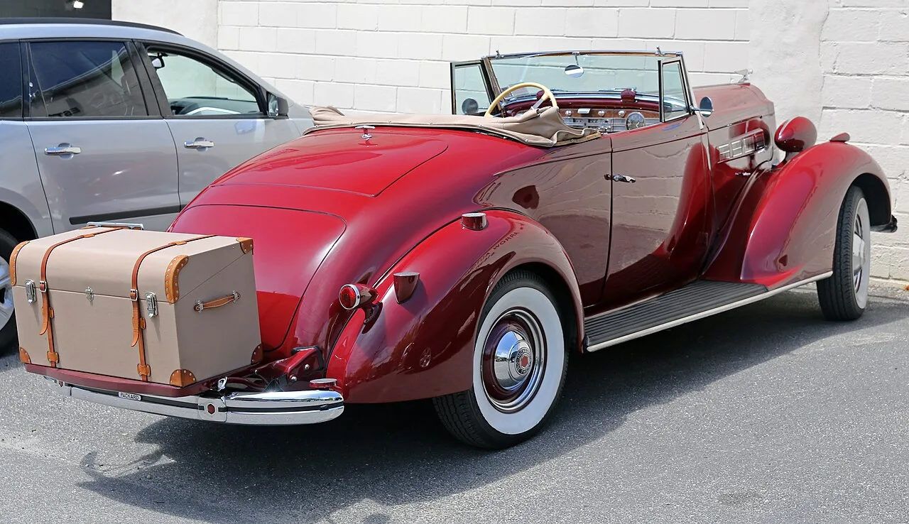 Packard One-Twenty, side