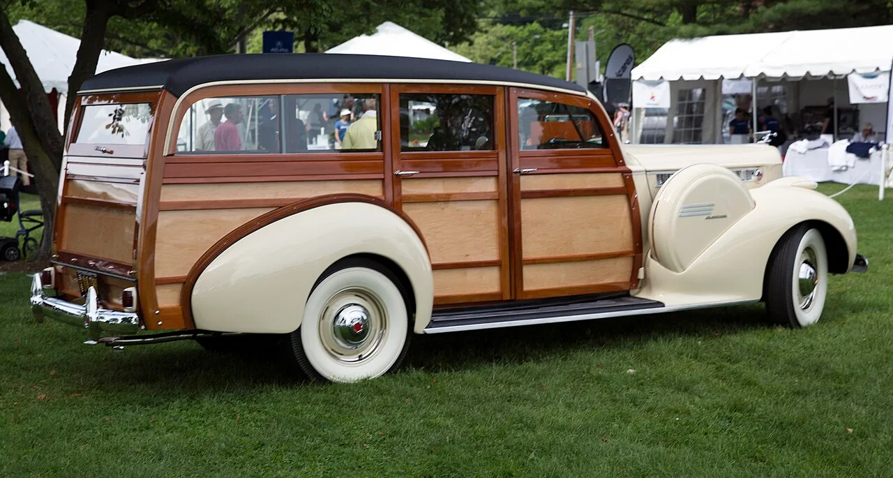 Packard Super Eight, side