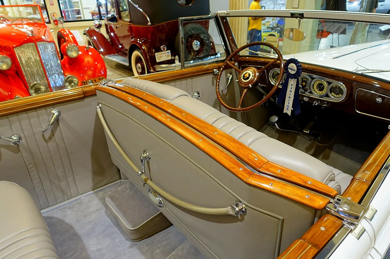 Packard Twelve, interior