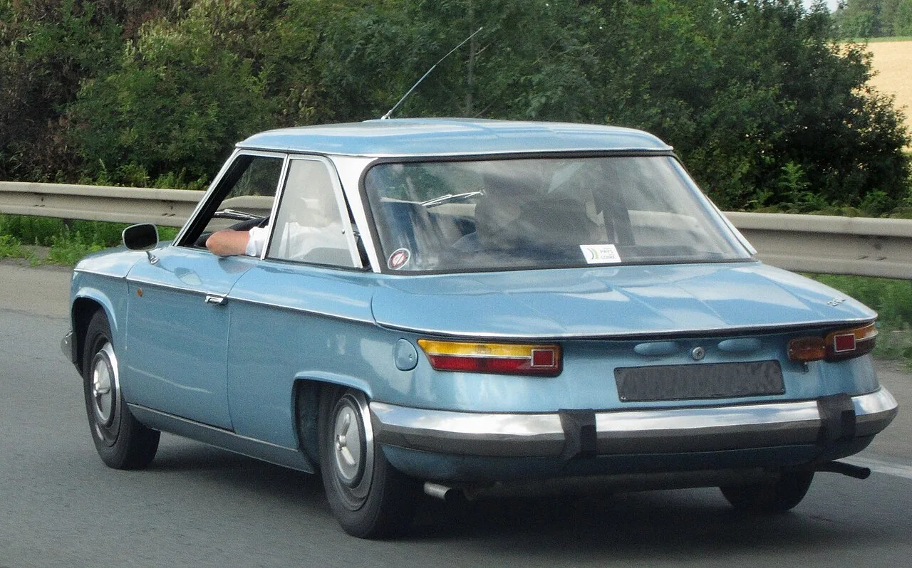 Panhard 24, rear