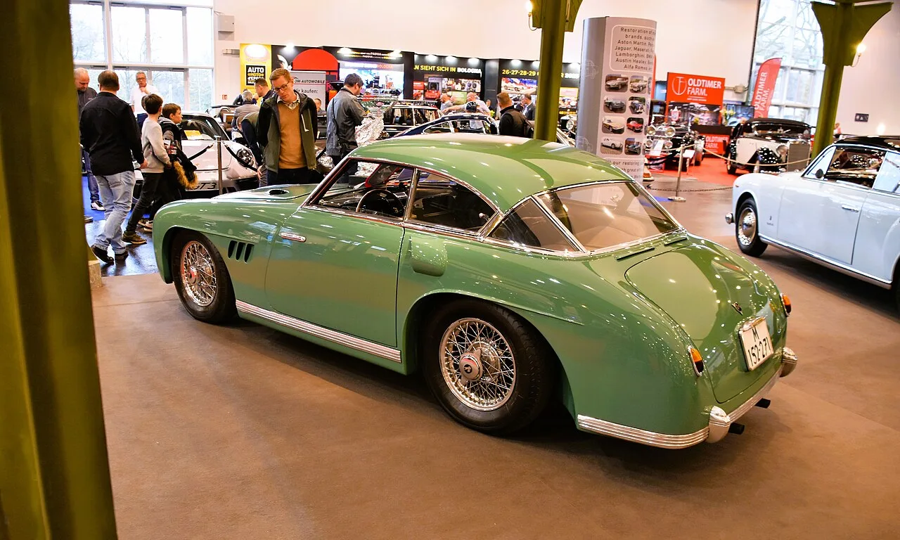 Pegaso Z-102, rear