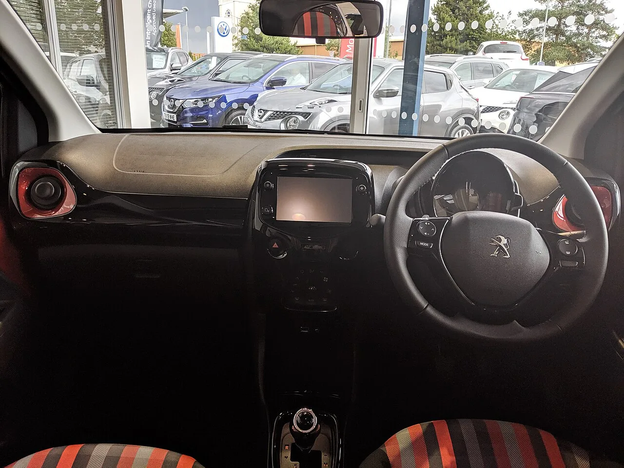 Peugeot 108, interior