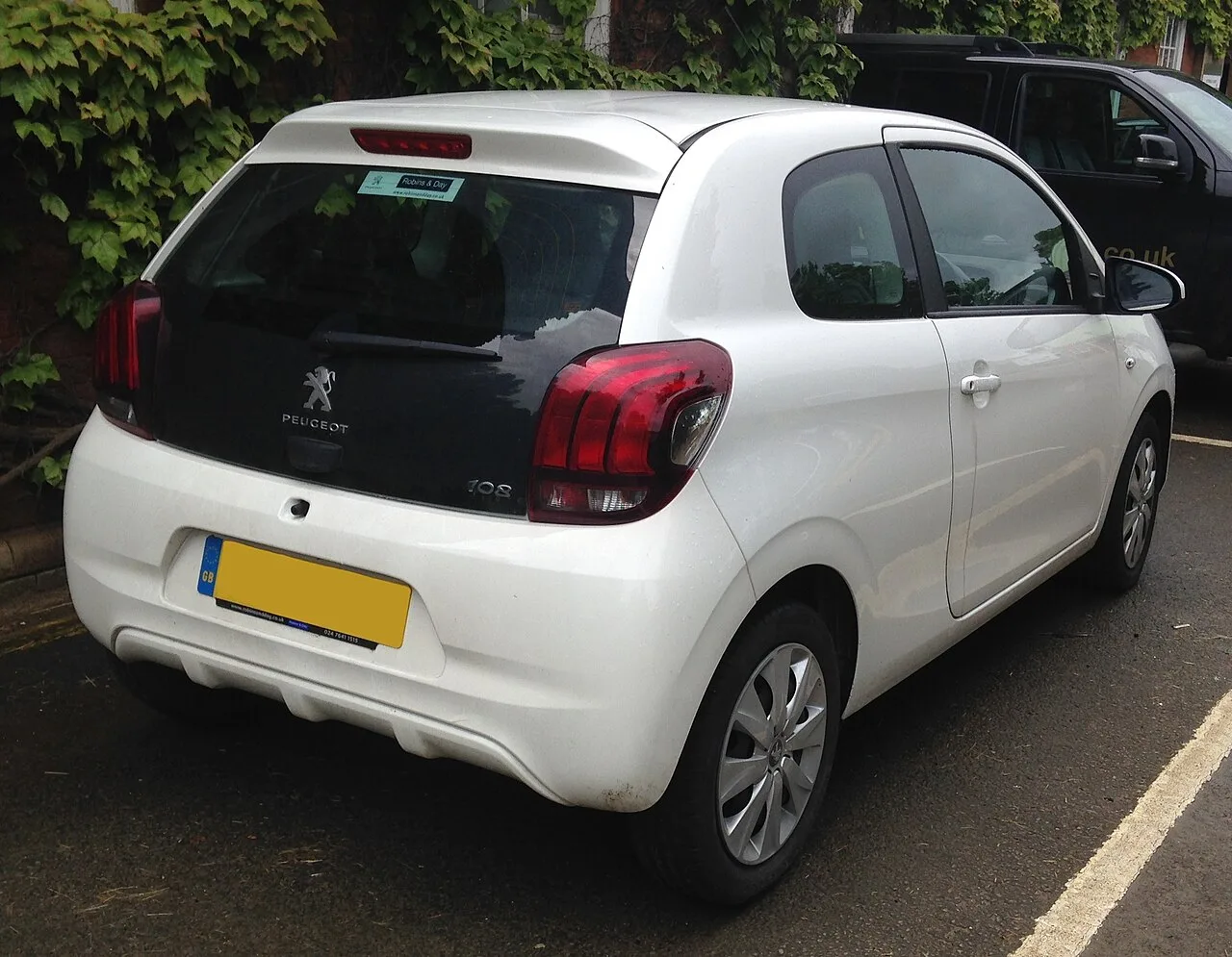 Peugeot 108, rear