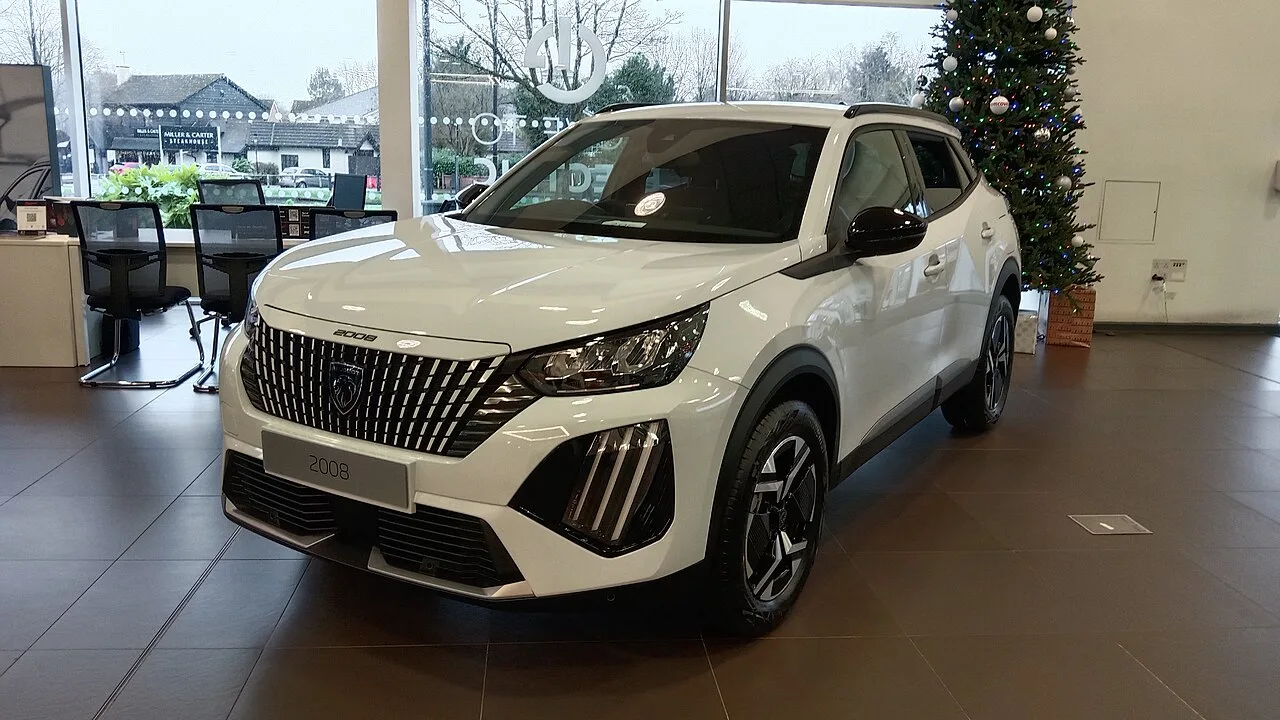 Peugeot 2008 P24, side
