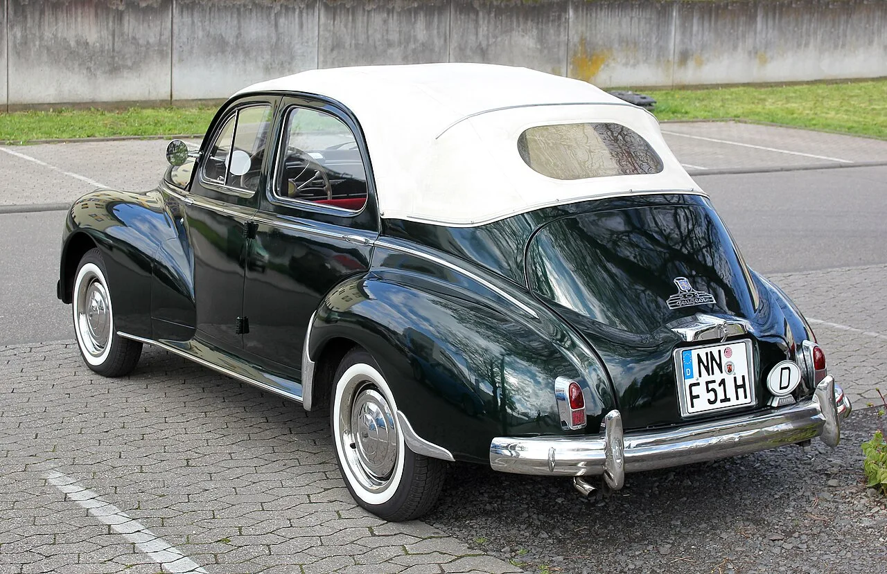 Peugeot 203, side