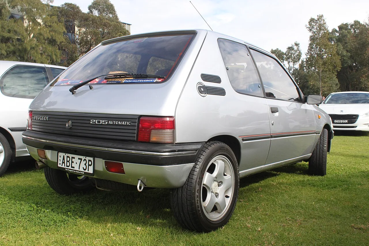 Peugeot 205, rear
