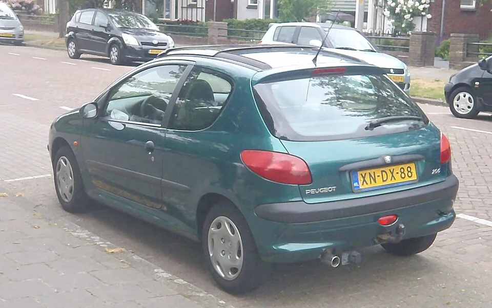 Peugeot 206, rear