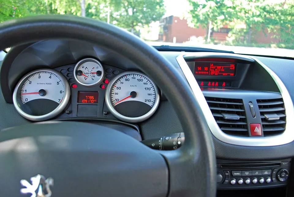 Peugeot 207, interior