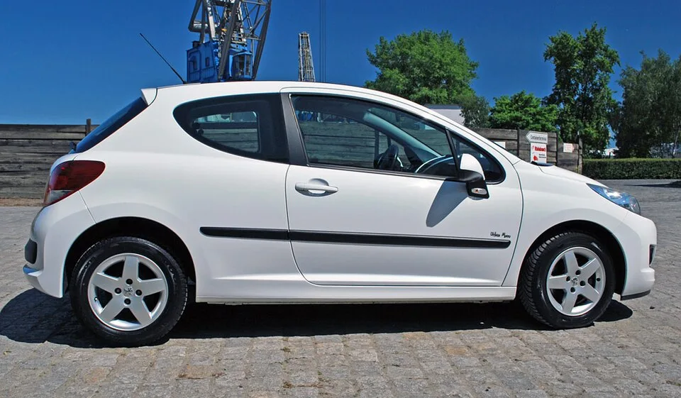 Peugeot 207, side