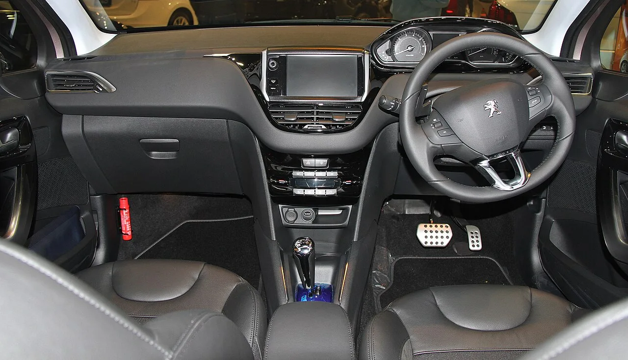 Peugeot 208, interior