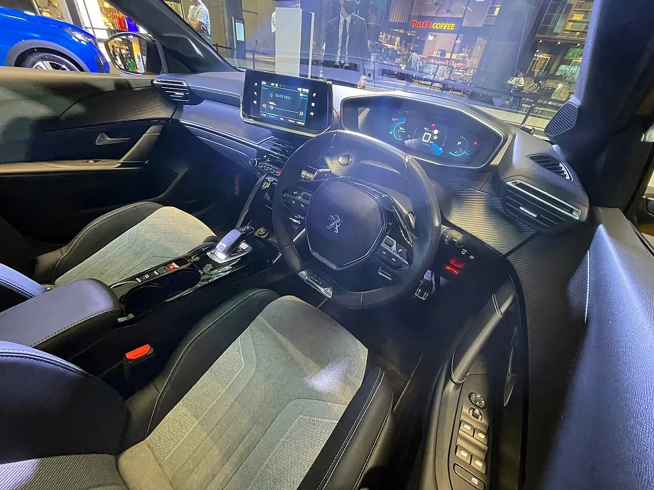 Peugeot 208, interior