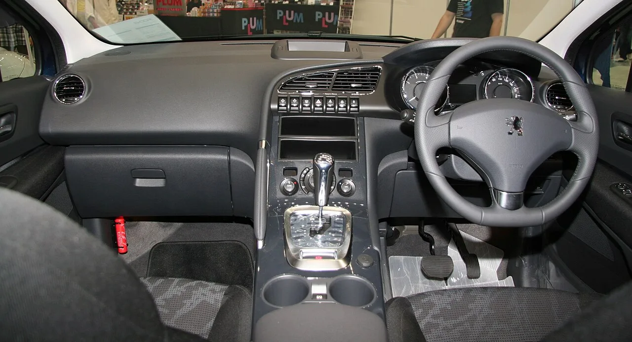 Peugeot 3008 T84, interior