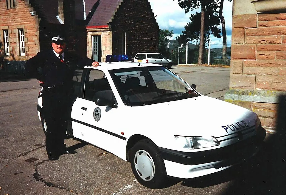 Peugeot 306 GTI-6, side