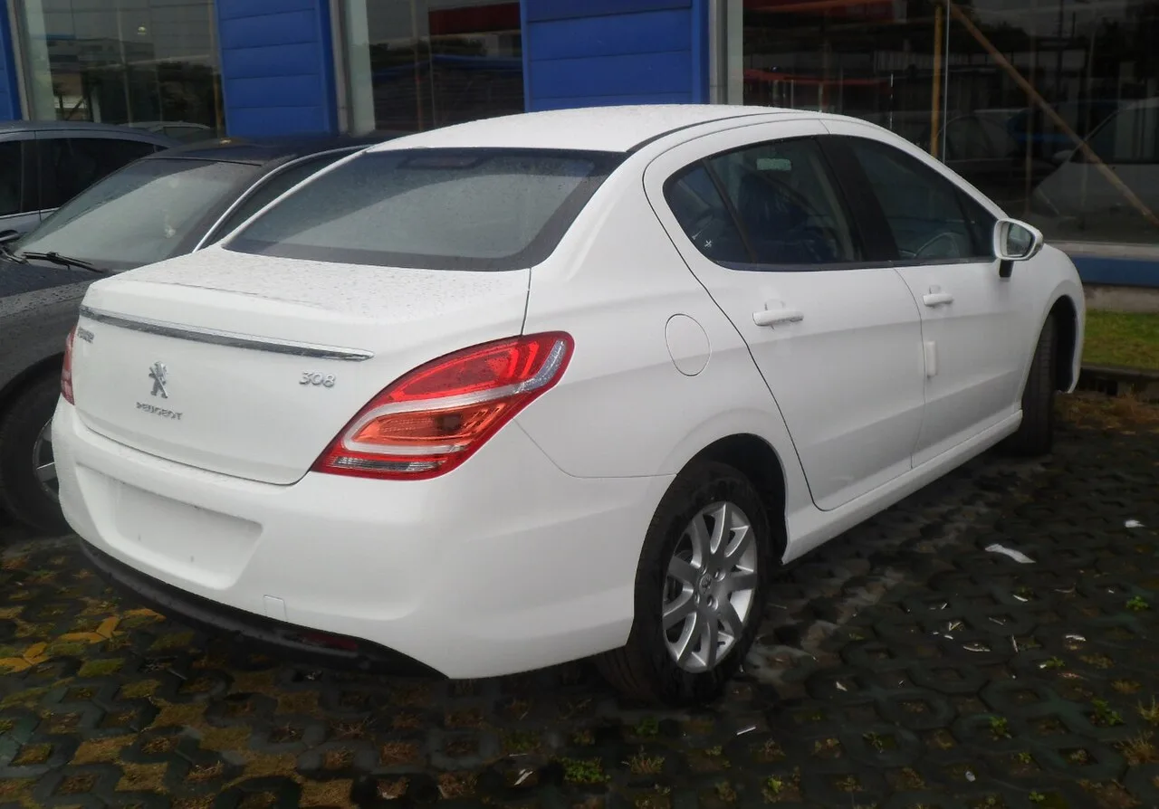 Peugeot 308 T7, rear