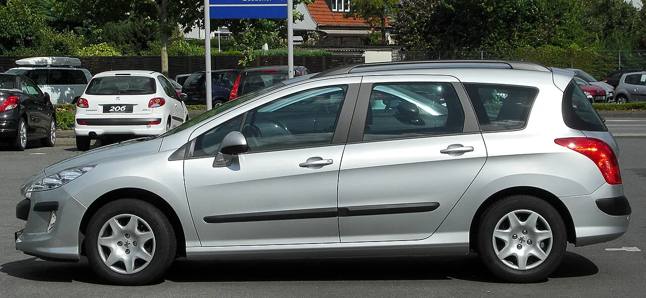 Peugeot 308 T7, side