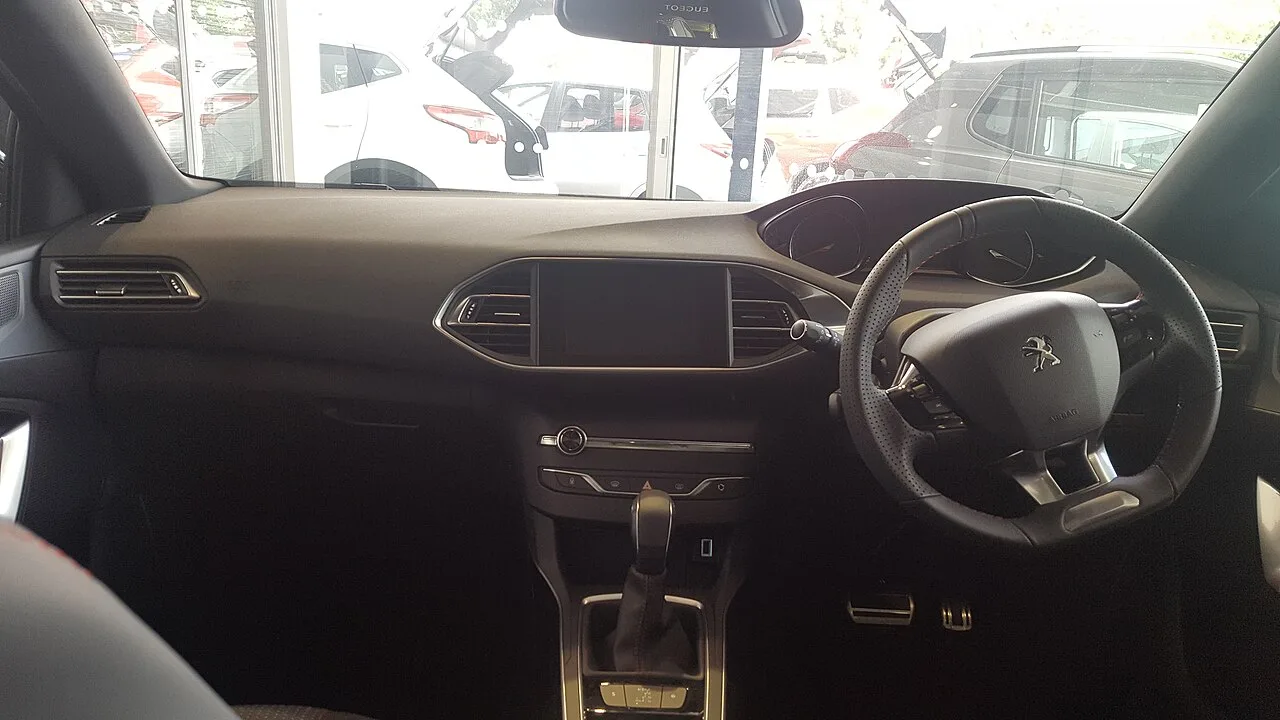 Peugeot 308 T9, interior