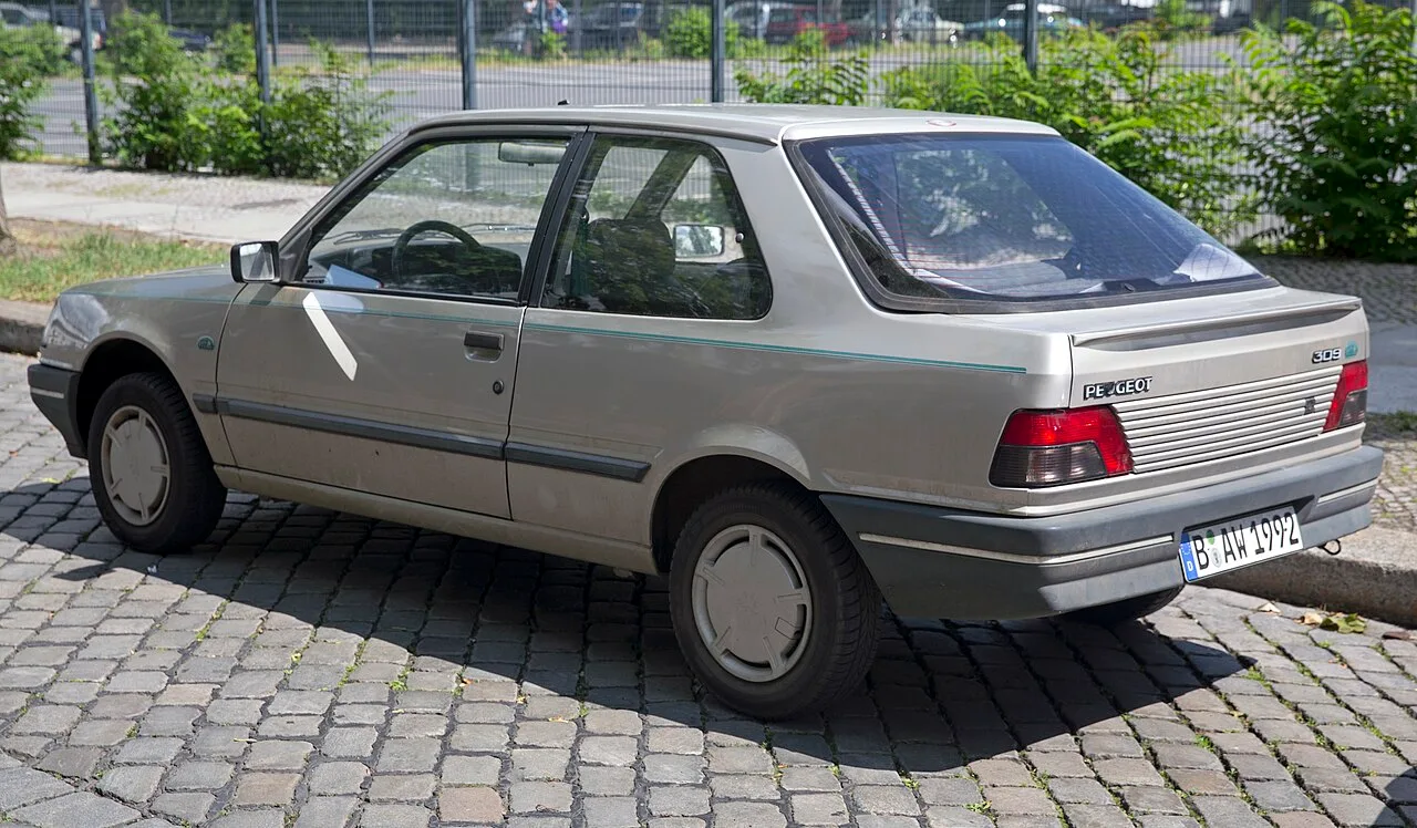Peugeot 309, rear
