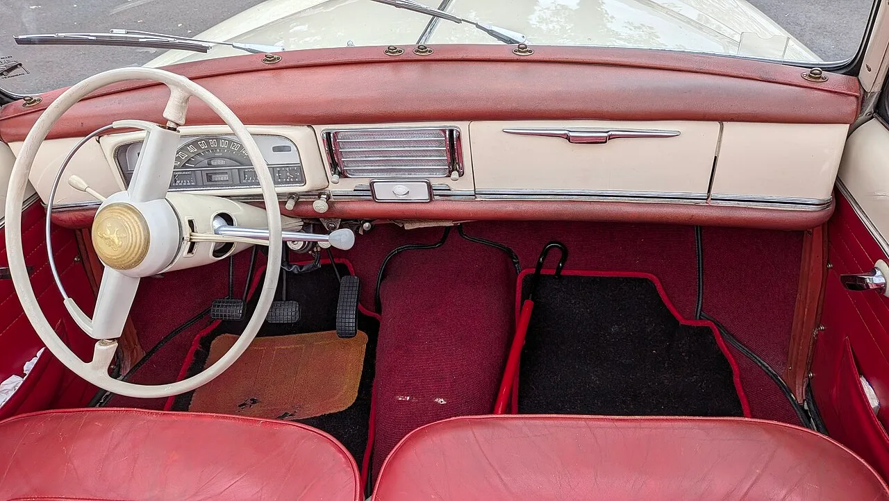 Peugeot 403, interior