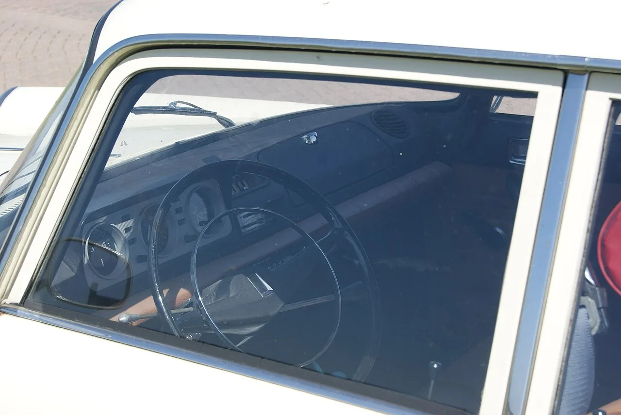 Peugeot 404, interior