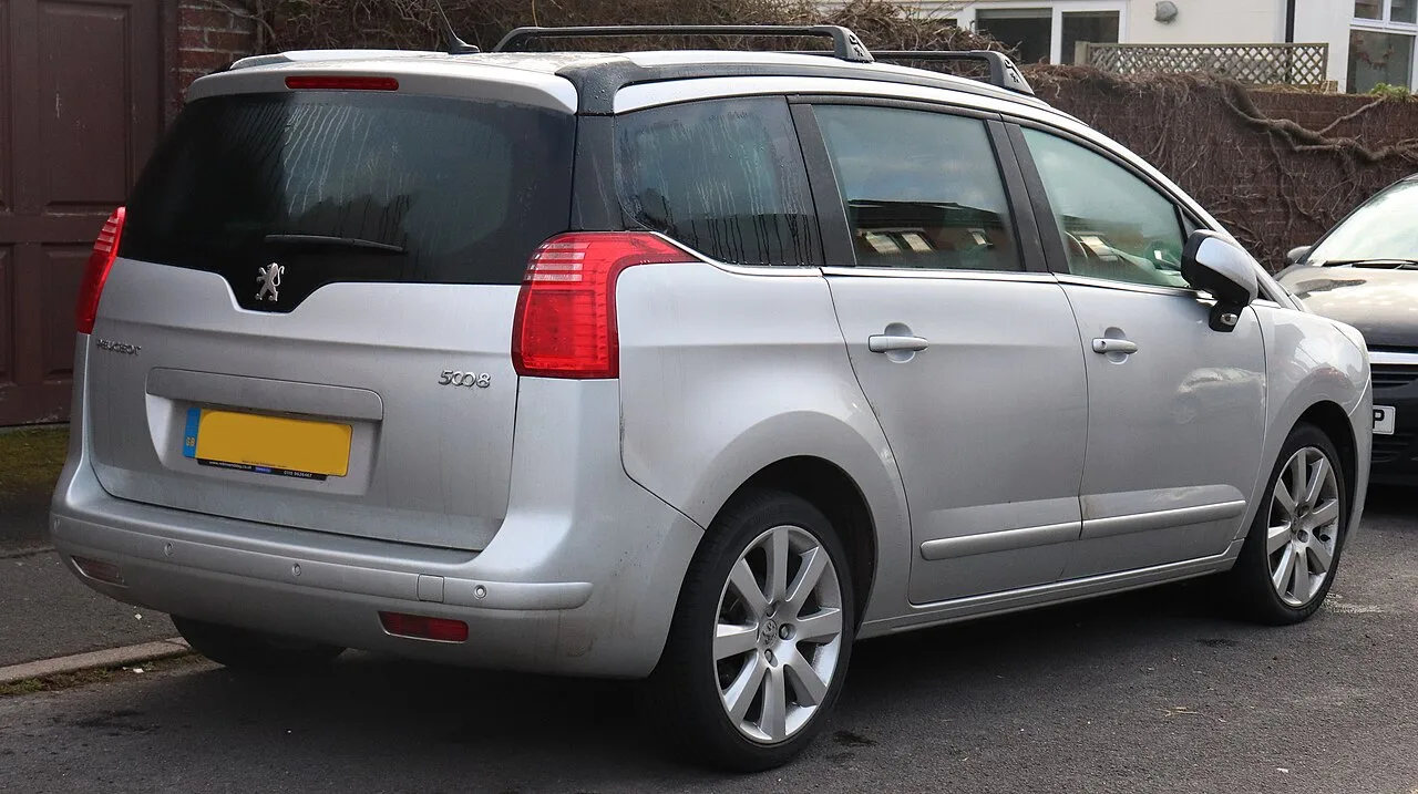 Peugeot 5008 T87, rear