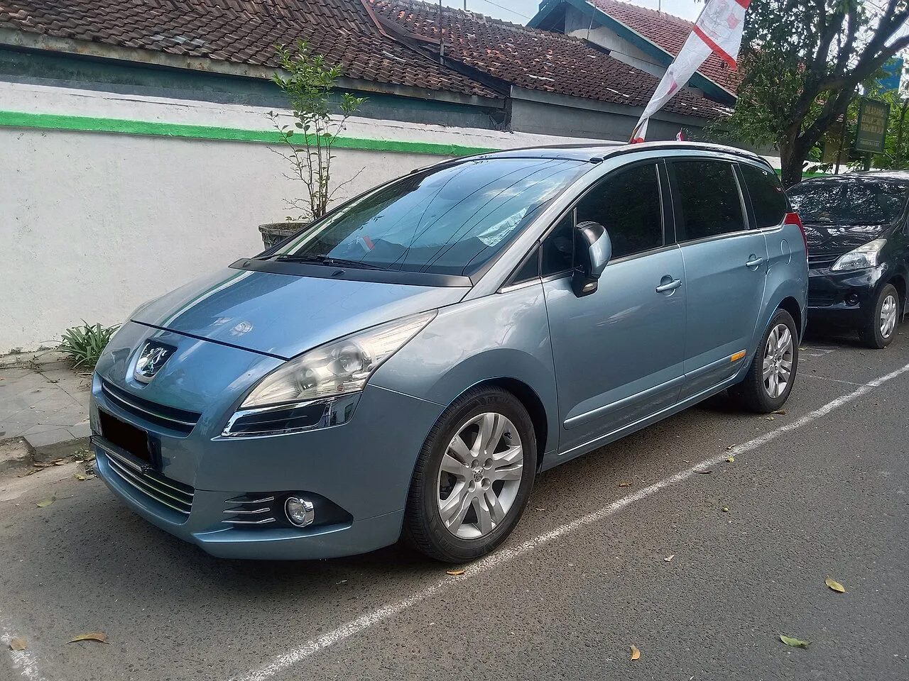 Peugeot 5008 T87, side