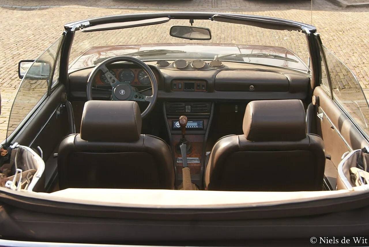 Peugeot 504, interior