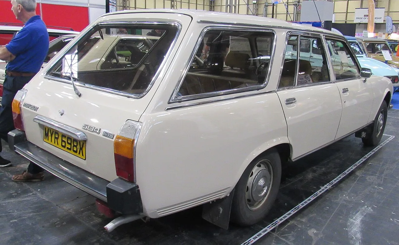 Peugeot 504, rear
