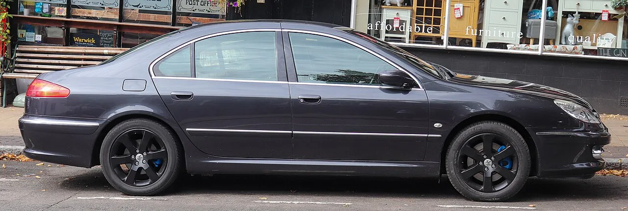 Peugeot 607, side