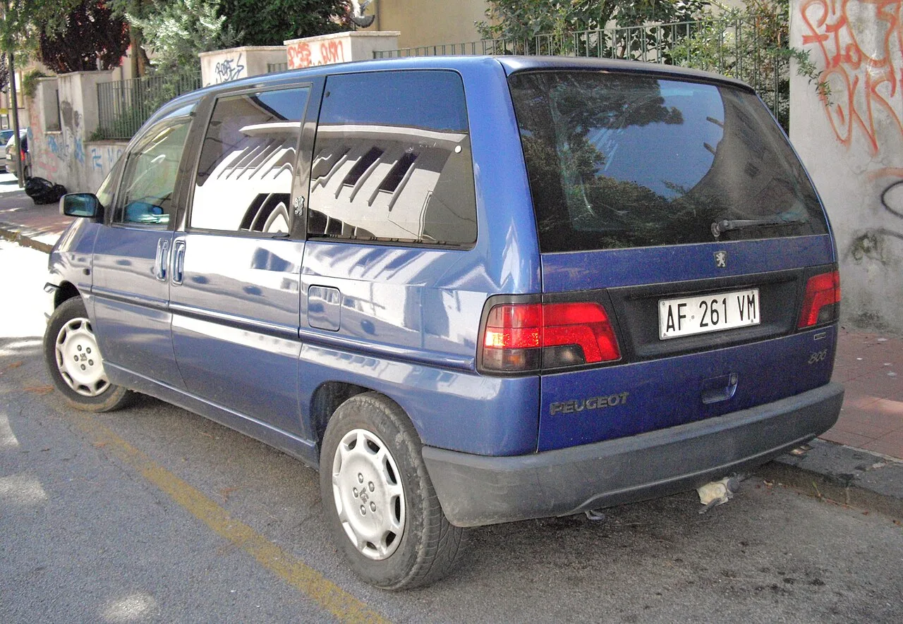 Peugeot 806, rear