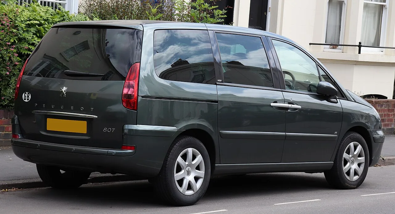 Peugeot 807, rear
