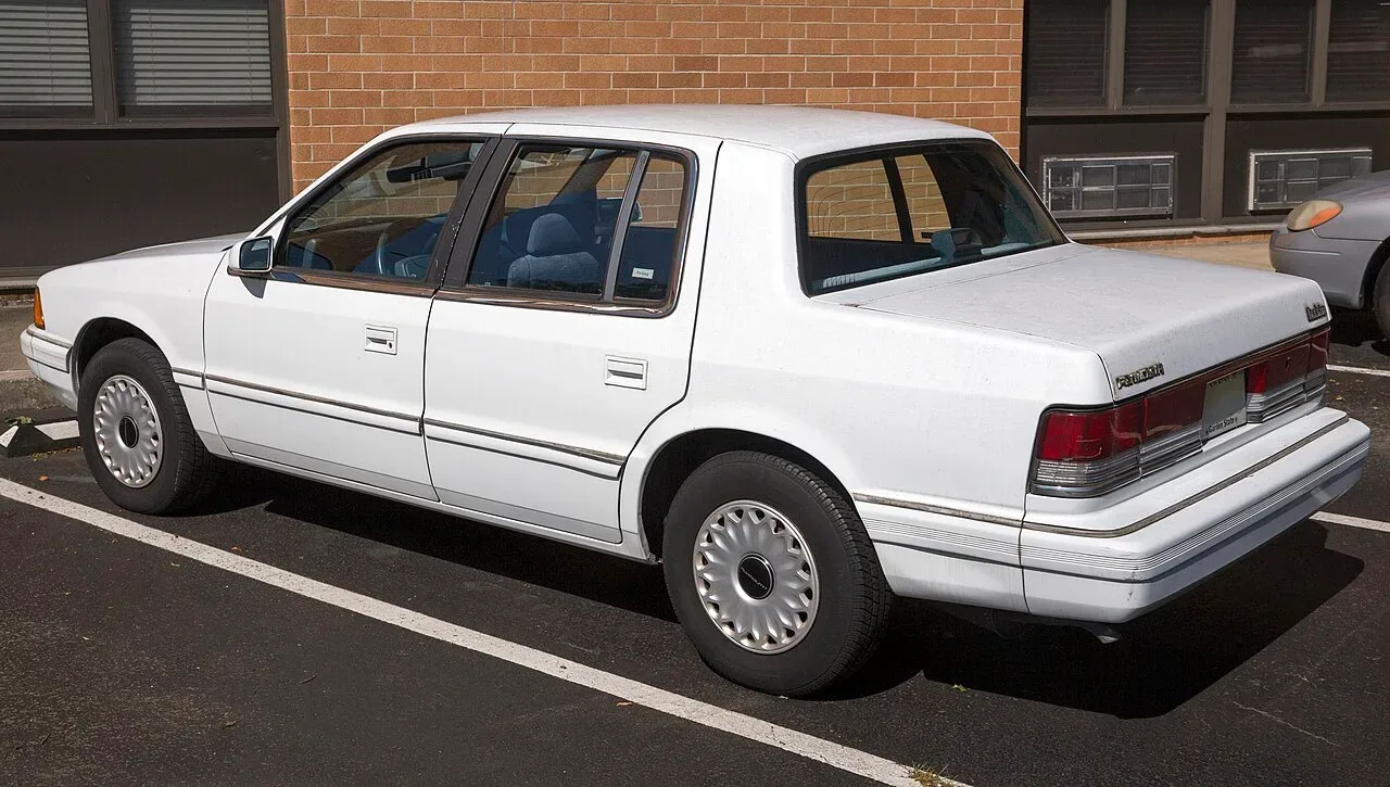 Plymouth Acclaim, rear